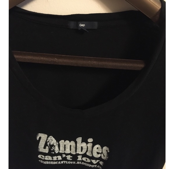 Gap Zombie Low Neck Fitted Classic Black T-shirt - Picture 3 of 4